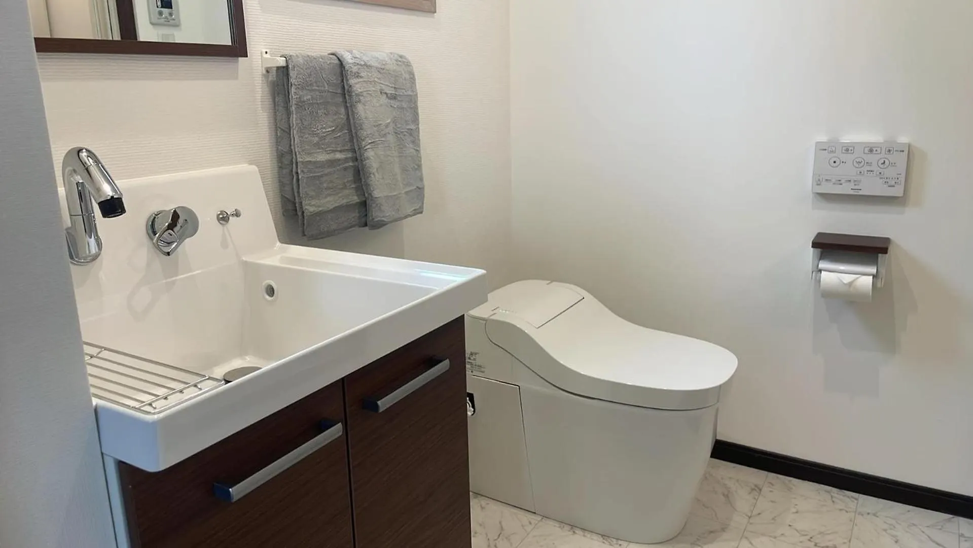 Mita Hillside Villa 4Br 3Bathrooms Tokyo