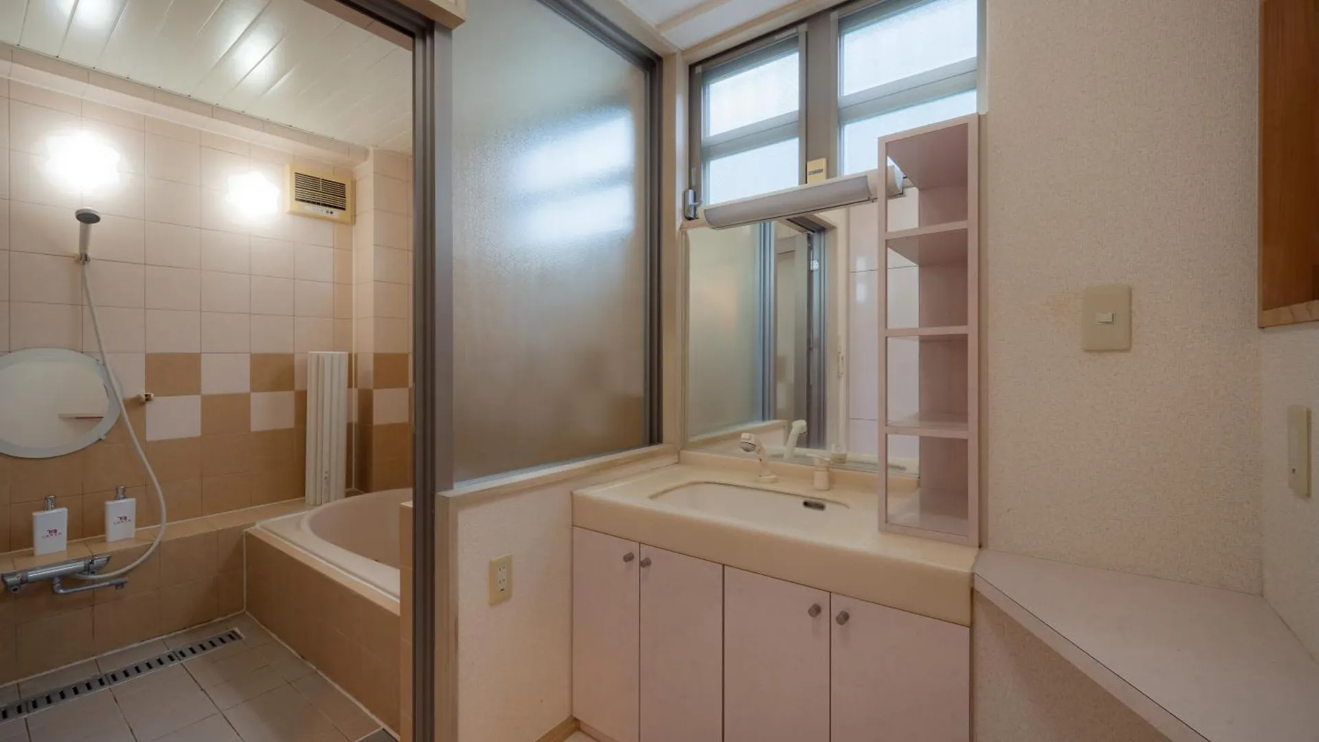 Mita Hillside Villa 4Br 3Bathrooms Tokyo